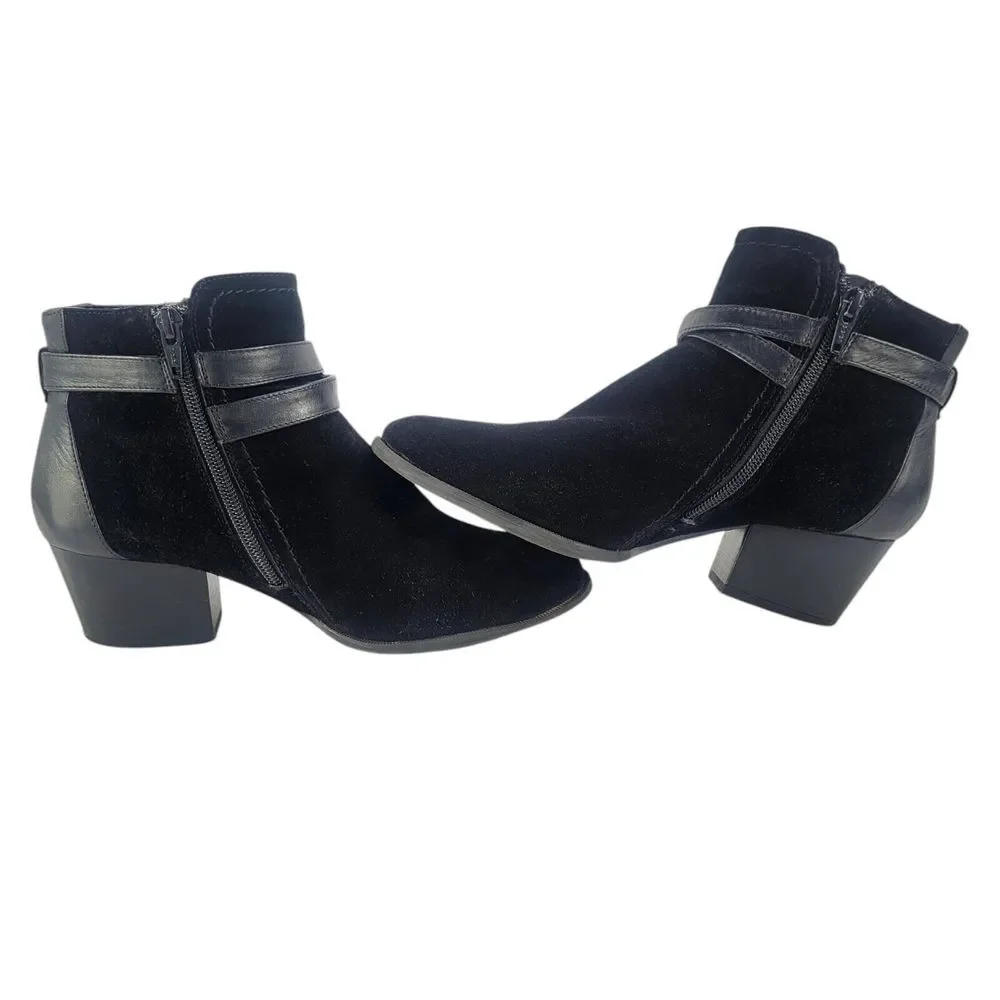 Alex Marie Trendy And Sassy Black Leather Shimmer‎ Zip Up Platform 7.5